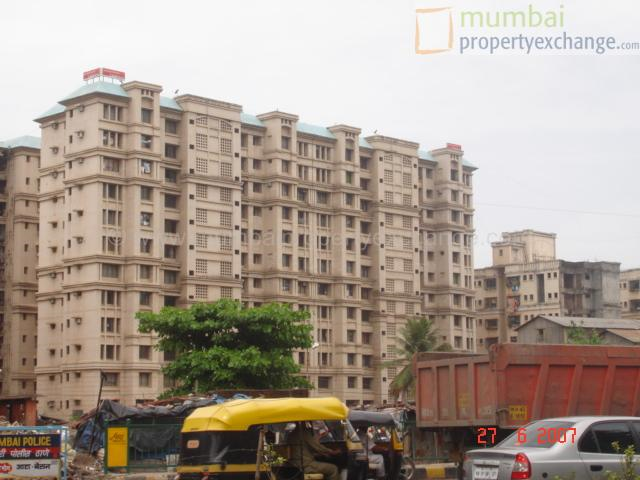 2 BHK Akruti Niharika Complex in Andheri East